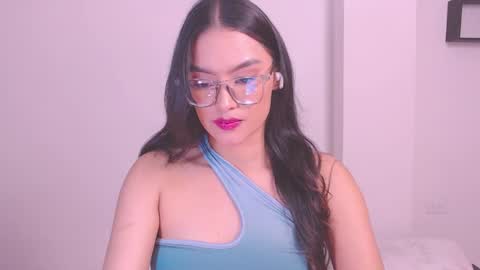 Snapshot of eve_rox18 chatting on 11/13/25, 12:31 Eve Rox18 online show from 11/13/25, 12:31