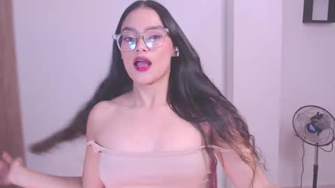 Snapshot of eve_rox18 chatting on 11/23/25, 11:43 Eve Rox18 online show from 11/23/25, 11:43