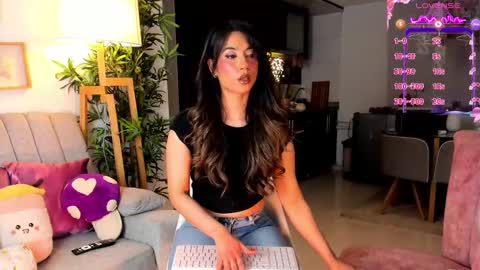 Snapshot of eveekendal_ chatting on 09/28/25, 10:37 Eve online show from 09/28/25, 10:37