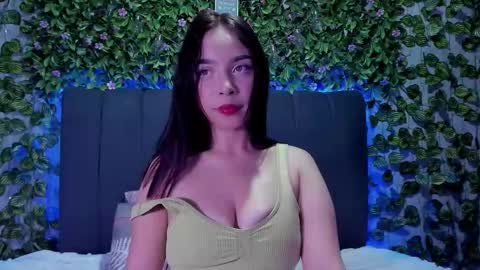 E V E L I N online show from 09/19/25, 07:14