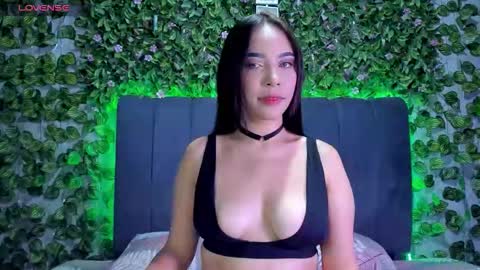 E V E L I N online show from 09/28/25, 02:50