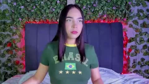 E V E L I N online show from 10/21/25, 12:44