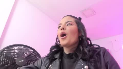 evelin__thompsson online show from 04/07/26, 02:01