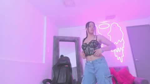 evelin__thompsson online show from 04/15/26, 01:56
