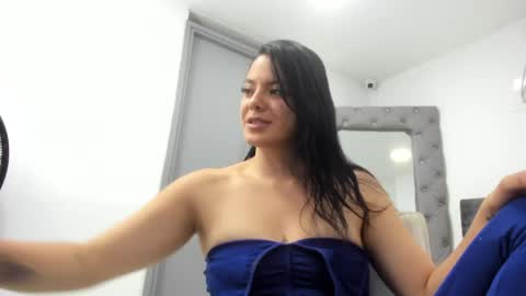 evelin__thompsson online show from 05/13/26, 03:48