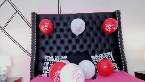 Snapshot of evelin_diaz_ chatting on 02/14/25, 12:47 Evelin online show from 02/14/25, 12:47