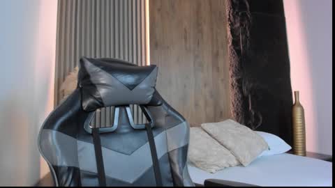 E V E L I N online show from 02/24/26, 02:20