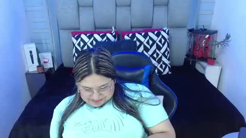 evelin zaens online show from 11/07/25, 05:51