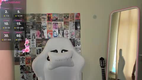 Snapshot of evelinalu chatting on 02/22/26, 05:08 Evelina online show from 02/22/26, 05:08