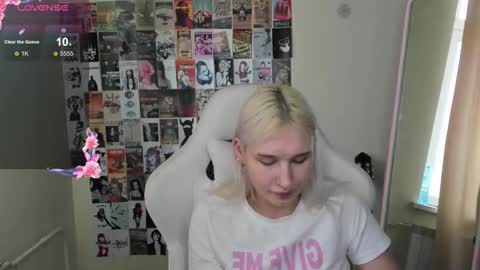 Snapshot of evelinalu chatting on 03/01/26, 08:16 Evelina online show from 03/01/26, 08:16