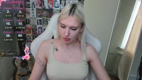 Snapshot of evelinalu chatting on 05/26/26, 01:56 Evelina online show from 05/26/26, 01:56