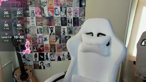 Snapshot of evelinalu chatting on 06/06/26, 01:21 Evelina online show from 06/06/26, 01:21