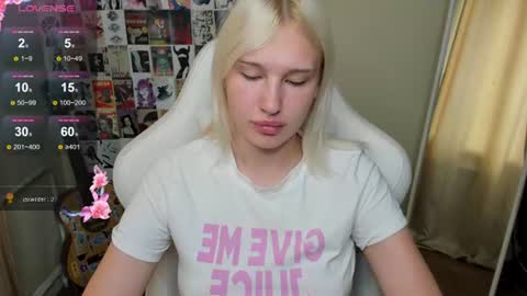 Snapshot of evelinalu chatting on 06/13/26, 01:58 Evelina online show from 06/13/26, 01:58