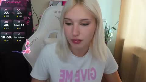 Evelina online show from 06/26/26, 01:32