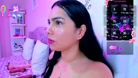 Snapshot of evelinn_belen chatting on 04/25/26, 09:34 Evelinn belen online show from 04/25/26, 09:34