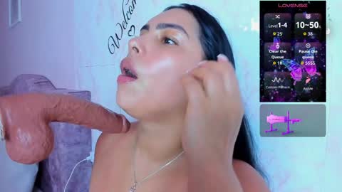 Snapshot of evelinn_belen chatting on 05/20/26, 04:02 Evelinn belen online show from 05/20/26, 04:02