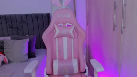 Snapshot of evellynclair chatting on 12/17/24, 12:23 Eve  online show from 12/17/24, 12:23