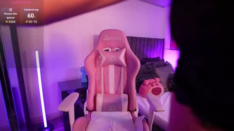 Snapshot of evellynclair chatting on 10/16/25, 11:39 Eve  online show from 10/16/25, 11:39