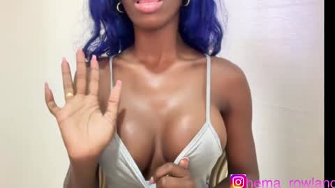 E V E L Y N  online show from 12/22/24, 03:11