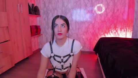 Evelyn online show from 10/20/25, 04:51