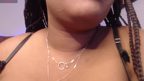 Evelyn Sandoval online show from 12/27/24, 03:09