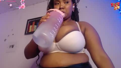 Evelyn Sandoval online show from 01/02/25, 03:15