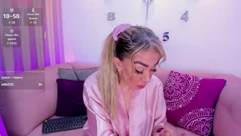 EvelynaGrey online show from 02/10/26, 01:37