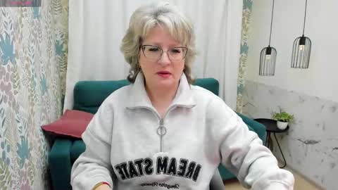 Evelyn online show from 04/20/26, 05:10