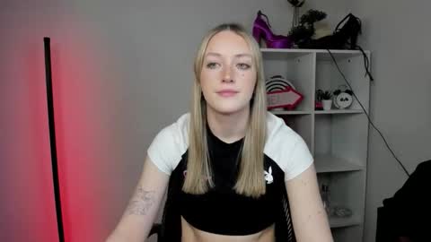 evelynblond online show from 03/24/26, 01:38