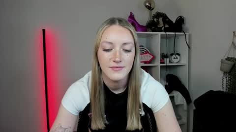 evelynblond online show from 04/01/26, 01:41