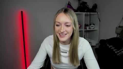 evelynblond online show from 04/14/26, 03:18