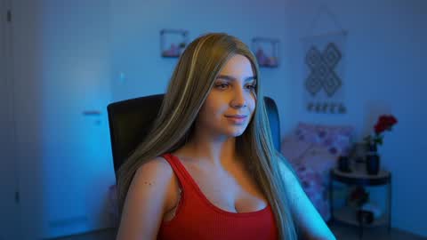 Snapshot of evelyncage_ chatting on 01/15/25, 07:34 evelyncage_ online show from 01/15/25, 07:34
