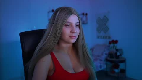 Snapshot of evelyncage_ chatting on 03/04/25, 10:16 evelyncage_ online show from 03/04/25, 10:16
