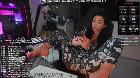 Evelyne online show from 12/20/24, 09:00