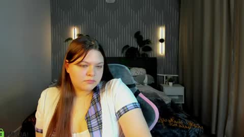 Evelyne Loo online show from 04/28/26, 12:53