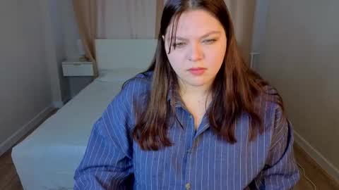 Evelyne Loo online show from 05/07/26, 01:00