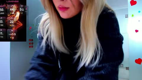 Snapshot of evelyne_rose chatting on 12/28/24, 03:04 evelyne_rose online show from 12/28/24, 03:04