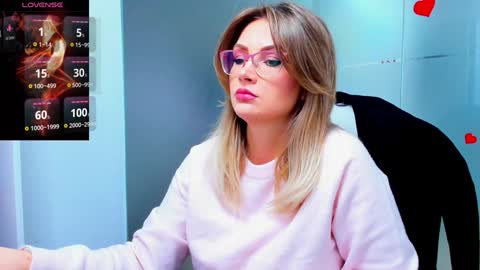 Snapshot of evelyne_rose chatting on 01/13/25, 06:16 evelyne_rose online show from 01/13/25, 06:16