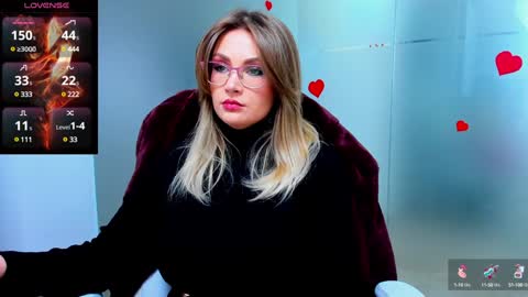 Snapshot of evelyne_rose chatting on 01/21/25, 06:11 evelyne_rose online show from 01/21/25, 06:11