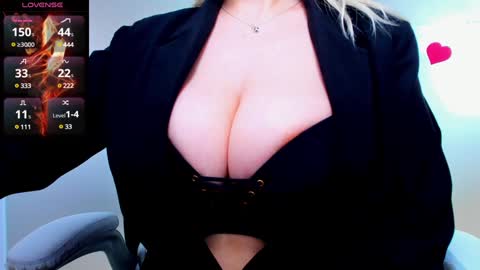 Snapshot of evelyne_rose chatting on 01/26/25, 09:08 evelyne_rose online show from 01/26/25, 09:08