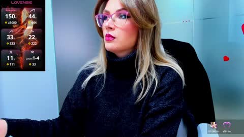 Snapshot of evelyne_rose chatting on 02/02/25, 06:26 evelyne_rose online show from 02/02/25, 06:26