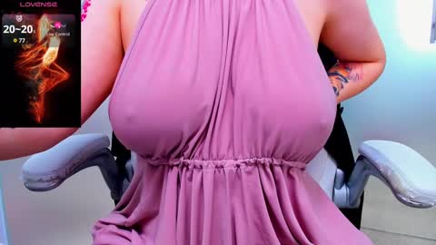 Snapshot of evelyne_rose chatting on 02/15/25, 11:50 evelyne_rose online show from 02/15/25, 11:50