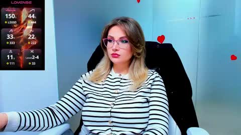 Snapshot of evelyne_rose chatting on 02/22/25, 05:12 evelyne_rose online show from 02/22/25, 05:12