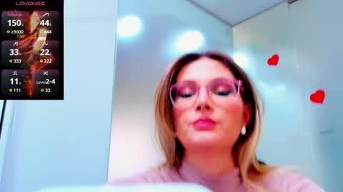 Snapshot of evelyne_rose chatting on 02/26/25, 12:36 evelyne_rose online show from 02/26/25, 12:36