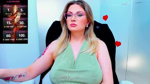 Snapshot of evelyne_rose chatting on 03/07/25, 09:18 evelyne_rose online show from 03/07/25, 09:18