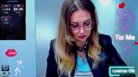 Snapshot of evelyne_rose chatting on 09/18/25, 04:58 evelyne_rose online show from 09/18/25, 04:58