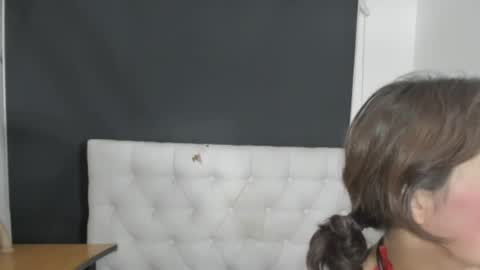 Snapshot of evelynesex chatting on 05/05/26, 02:30 Evelyne online show from 05/05/26, 02:30