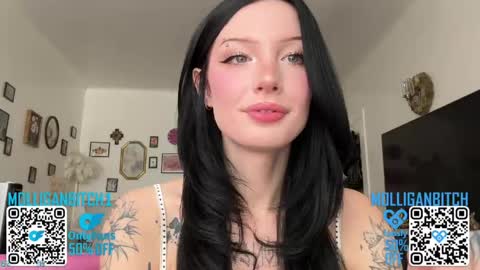 Evelyn online show from 04/13/26, 08:58