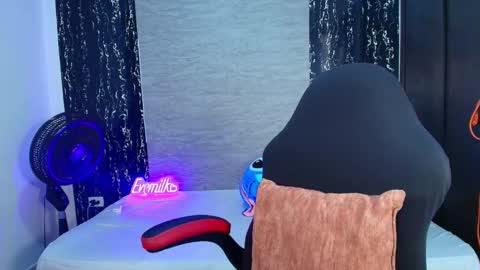 evelin 3 online show from 02/11/26, 08:47