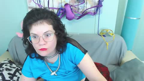 Snapshot of everly_rays chatting on 12/05/24, 07:38 Everly online show from 12/05/24, 07:38